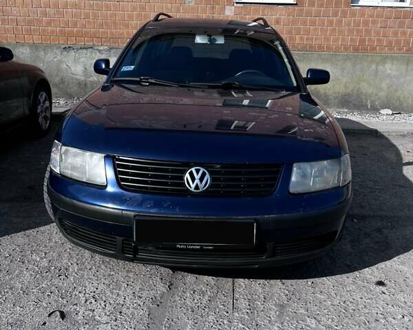 Синий Фольксваген Пассат, объемом двигателя 1.9 л и пробегом 435 тыс. км за 2600 $, фото 1 на Automoto.ua