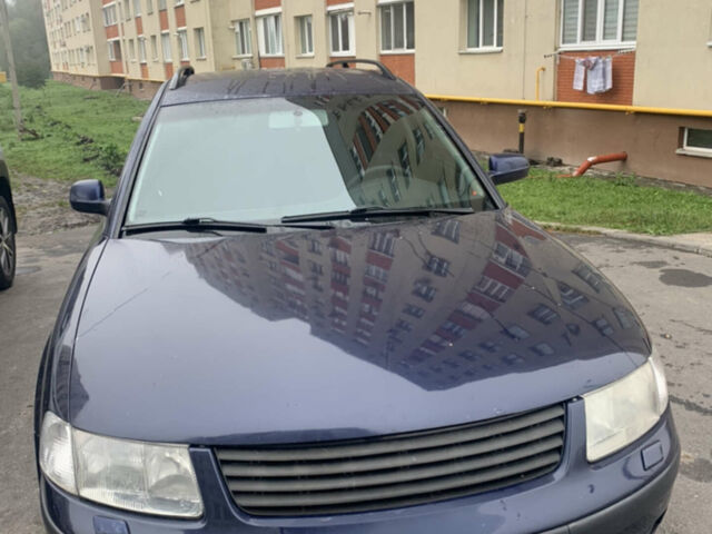 Синий Фольксваген Пассат, объемом двигателя 1.8 л и пробегом 300 тыс. км за 3600 $, фото 1 на Automoto.ua
