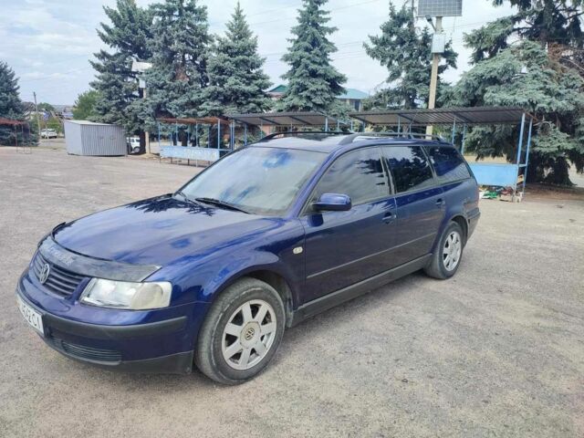Синий Фольксваген Пассат, объемом двигателя 1.9 л и пробегом 410 тыс. км за 4500 $, фото 1 на Automoto.ua