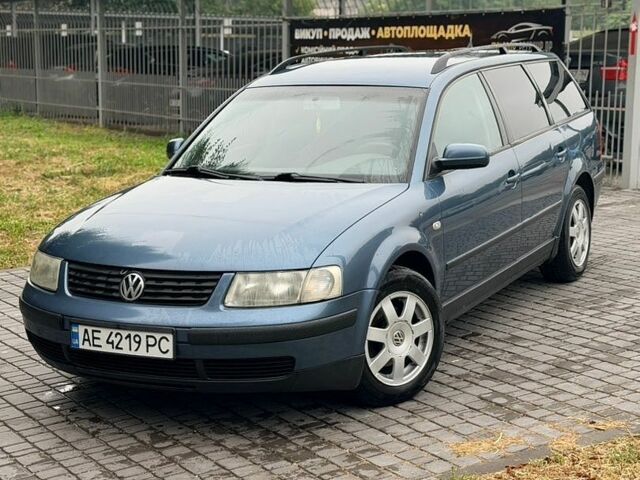 Синий Фольксваген Пассат, объемом двигателя 1.6 л и пробегом 250 тыс. км за 4300 $, фото 1 на Automoto.ua