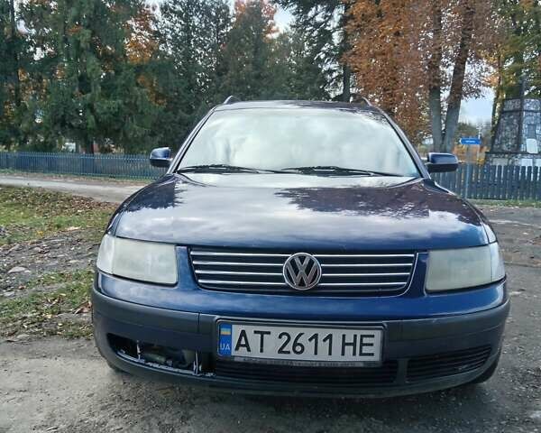 Синий Фольксваген Пассат, объемом двигателя 1.6 л и пробегом 302 тыс. км за 3500 $, фото 1 на Automoto.ua