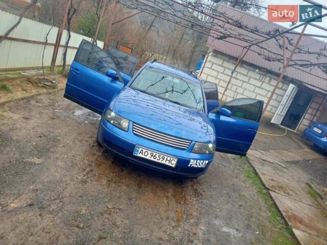 Синий Фольксваген Пассат, объемом двигателя 2.5 л и пробегом 283 тыс. км за 4500 $, фото 1 на Automoto.ua
