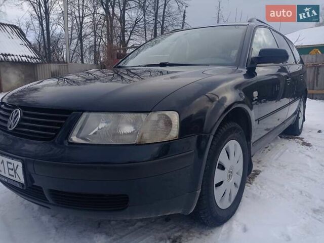 Синий Фольксваген Пассат, объемом двигателя 1.9 л и пробегом 328 тыс. км за 3850 $, фото 1 на Automoto.ua