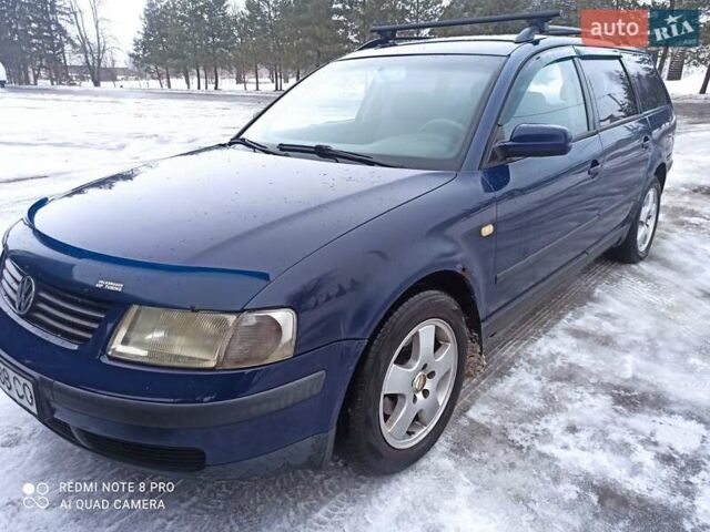Синий Фольксваген Пассат, объемом двигателя 1.9 л и пробегом 410 тыс. км за 2000 $, фото 1 на Automoto.ua