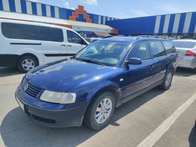 Синий Фольксваген Пассат, объемом двигателя 1.9 л и пробегом 450 тыс. км за 3250 $, фото 1 на Automoto.ua