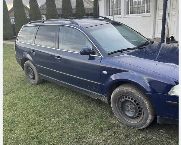 Синий Фольксваген Пассат, объемом двигателя 1.9 л и пробегом 400 тыс. км за 3500 $, фото 1 на Automoto.ua