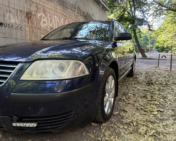 Синий Фольксваген Пассат, объемом двигателя 1.9 л и пробегом 376 тыс. км за 5000 $, фото 1 на Automoto.ua