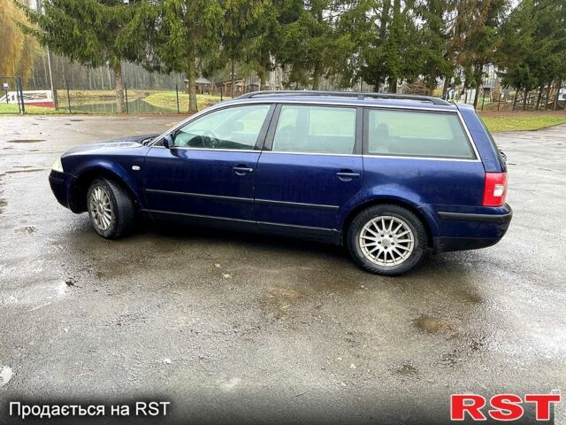 Синий Фольксваген Пассат, объемом двигателя 1.9 л и пробегом 494 тыс. км за 2700 $, фото 1 на Automoto.ua