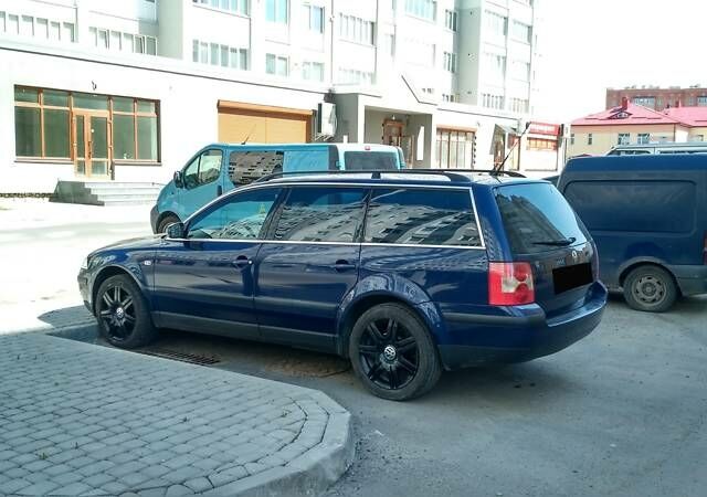Синий Фольксваген Пассат, объемом двигателя 1.9 л и пробегом 320 тыс. км за 4500 $, фото 1 на Automoto.ua