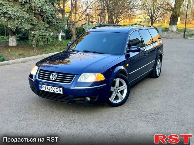 Синий Фольксваген Пассат, объемом двигателя 1.9 л и пробегом 303 тыс. км за 3950 $, фото 1 на Automoto.ua