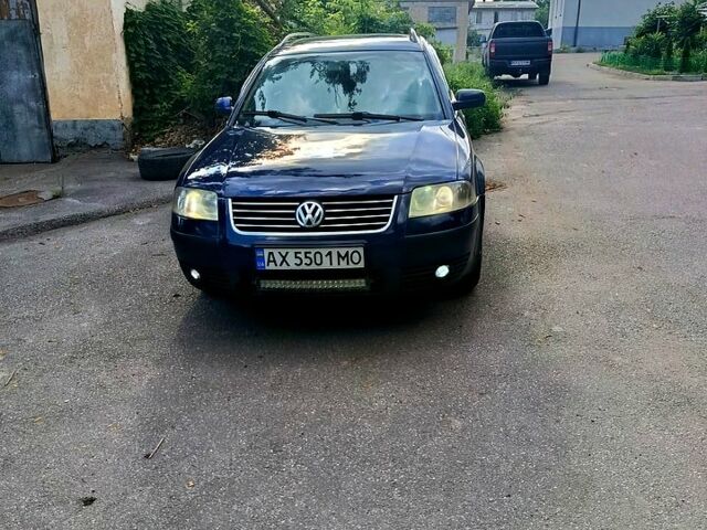 Синий Фольксваген Пассат, объемом двигателя 1.6 л и пробегом 385 тыс. км за 4500 $, фото 1 на Automoto.ua