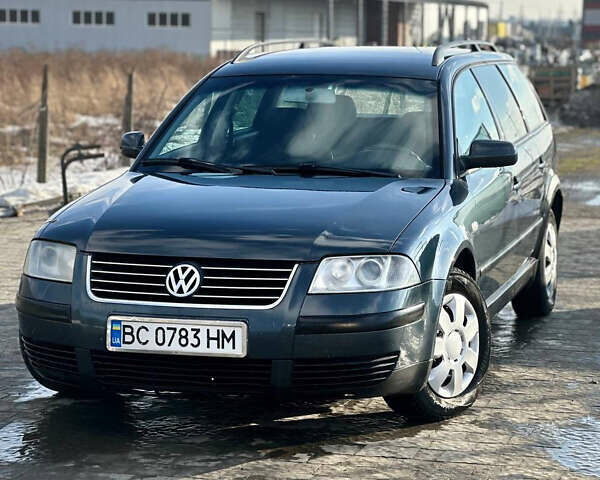 Синий Фольксваген Пассат, объемом двигателя 1.9 л и пробегом 300 тыс. км за 3850 $, фото 1 на Automoto.ua