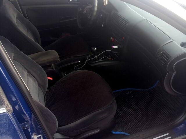 Синий Фольксваген Пассат, объемом двигателя 1.8 л и пробегом 260 тыс. км за 3600 $, фото 1 на Automoto.ua