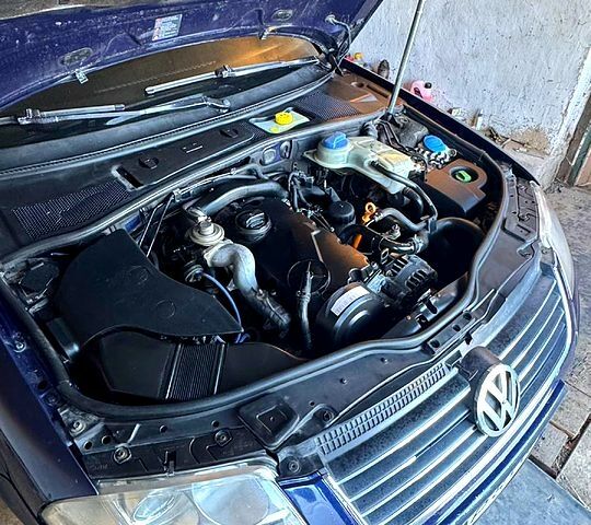 Синий Фольксваген Пассат, объемом двигателя 1.9 л и пробегом 252 тыс. км за 3700 $, фото 1 на Automoto.ua