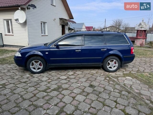 Синий Фольксваген Пассат, объемом двигателя 1.6 л и пробегом 285 тыс. км за 4700 $, фото 1 на Automoto.ua