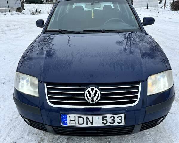 Синий Фольксваген Пассат, объемом двигателя 1.9 л и пробегом 315 тыс. км за 2200 $, фото 1 на Automoto.ua