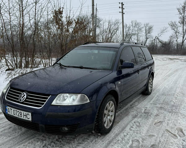 Синий Фольксваген Пассат, объемом двигателя 1.9 л и пробегом 300 тыс. км за 3850 $, фото 1 на Automoto.ua