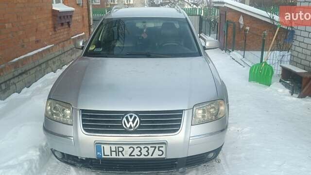 Синий Фольксваген Пассат, объемом двигателя 1.9 л и пробегом 350 тыс. км за 2700 $, фото 1 на Automoto.ua