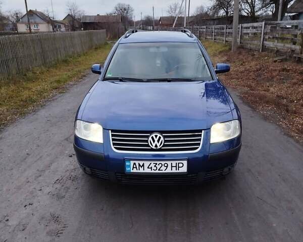 Синій Фольксваген Пассат, об'ємом двигуна 2 л та пробігом 295 тис. км за 4850 $, фото 1 на Automoto.ua