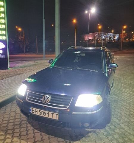 Синий Фольксваген Пассат, объемом двигателя 2.5 л и пробегом 333 тыс. км за 4500 $, фото 1 на Automoto.ua