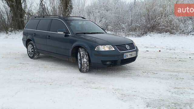 Синий Фольксваген Пассат, объемом двигателя 1.9 л и пробегом 315 тыс. км за 3700 $, фото 1 на Automoto.ua