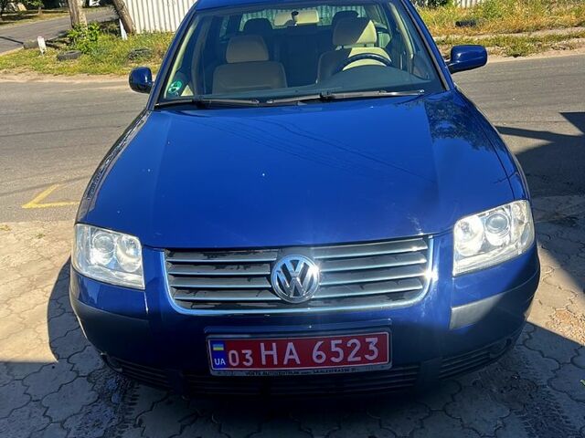 Синий Фольксваген Пассат, объемом двигателя 1.6 л и пробегом 176 тыс. км за 5300 $, фото 1 на Automoto.ua