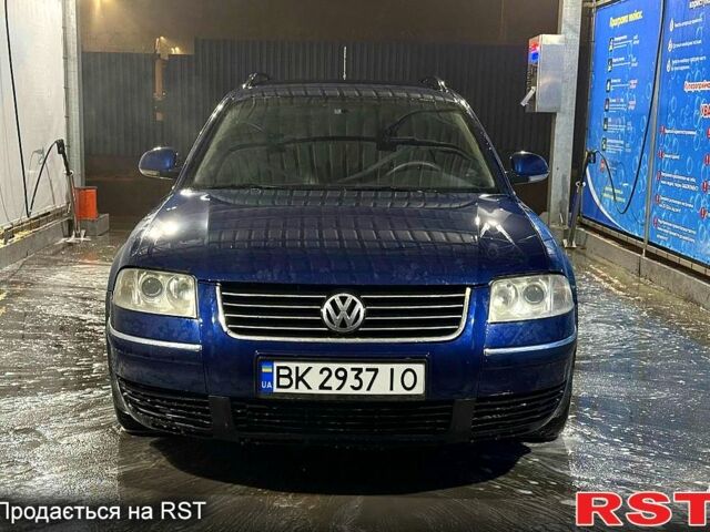 Синий Фольксваген Пассат, объемом двигателя 1.8 л и пробегом 230 тыс. км за 3750 $, фото 1 на Automoto.ua