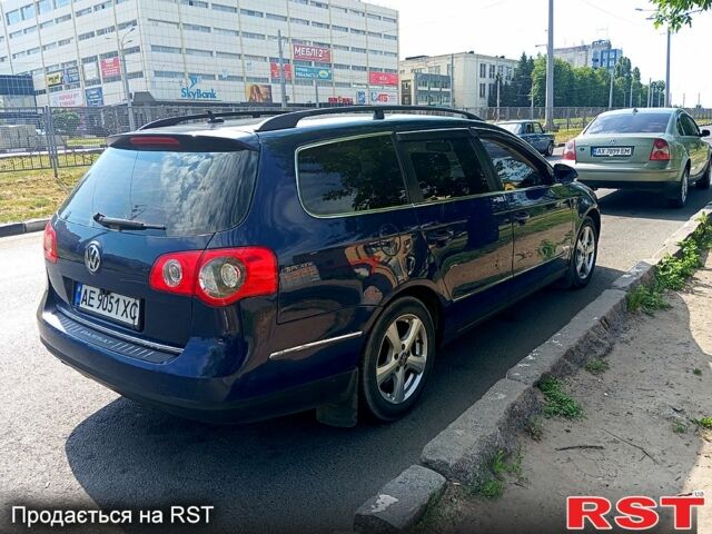 Синий Фольксваген Пассат, объемом двигателя 2 л и пробегом 400 тыс. км за 4850 $, фото 1 на Automoto.ua