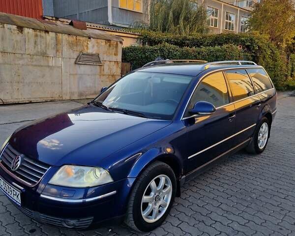 Синий Фольксваген Пассат, объемом двигателя 2.5 л и пробегом 212 тыс. км за 3300 $, фото 1 на Automoto.ua