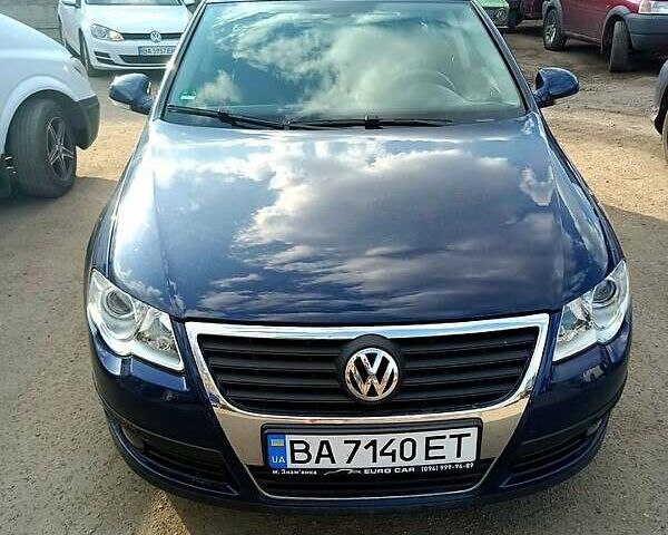 Синій Фольксваген Пассат, об'ємом двигуна 1.6 л та пробігом 250 тис. км за 6000 $, фото 1 на Automoto.ua
