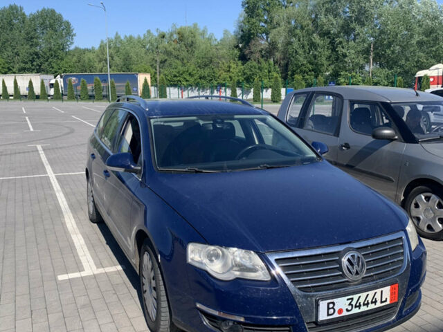 Синій Фольксваген Пассат, об'ємом двигуна 2 л та пробігом 220 тис. км за 5000 $, фото 1 на Automoto.ua