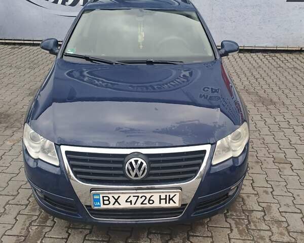 Синий Фольксваген Пассат, объемом двигателя 1.6 л и пробегом 298 тыс. км за 5400 $, фото 1 на Automoto.ua