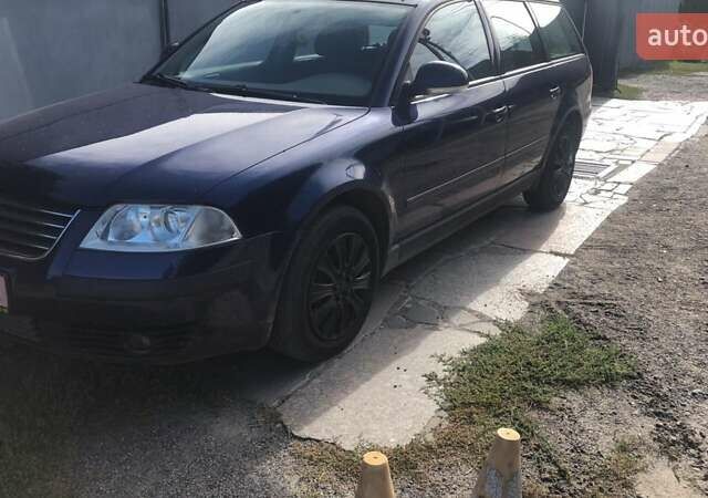 Синий Фольксваген Пассат, объемом двигателя 1.6 л и пробегом 159 тыс. км за 4650 $, фото 1 на Automoto.ua