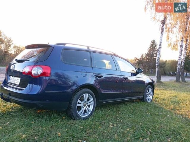 Синий Фольксваген Пассат, объемом двигателя 1.6 л и пробегом 236 тыс. км за 5100 $, фото 1 на Automoto.ua