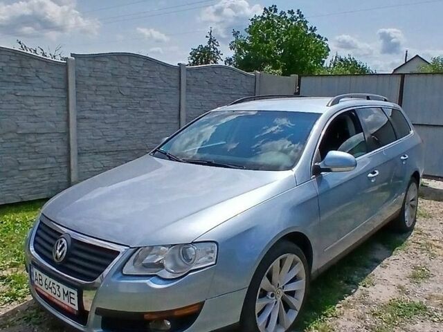 Синий Фольксваген Пассат, объемом двигателя 1.6 л и пробегом 242 тыс. км за 5599 $, фото 1 на Automoto.ua