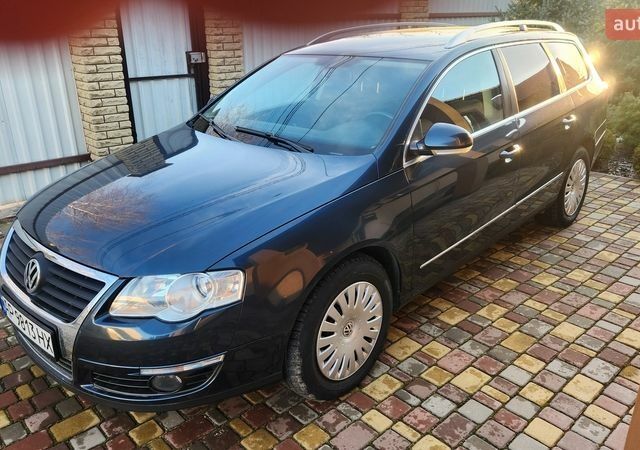 Синій Фольксваген Пассат, об'ємом двигуна 1.6 л та пробігом 246 тис. км за 6500 $, фото 1 на Automoto.ua