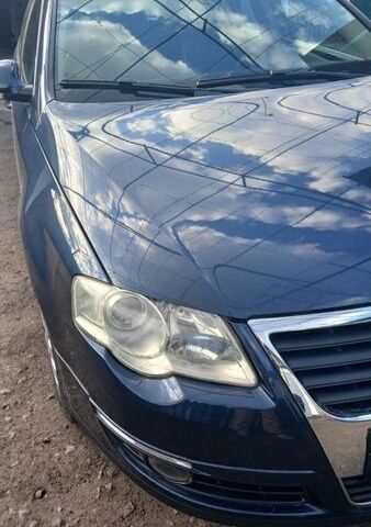 Синій Фольксваген Пассат, об'ємом двигуна 1.6 л та пробігом 222 тис. км за 7000 $, фото 1 на Automoto.ua