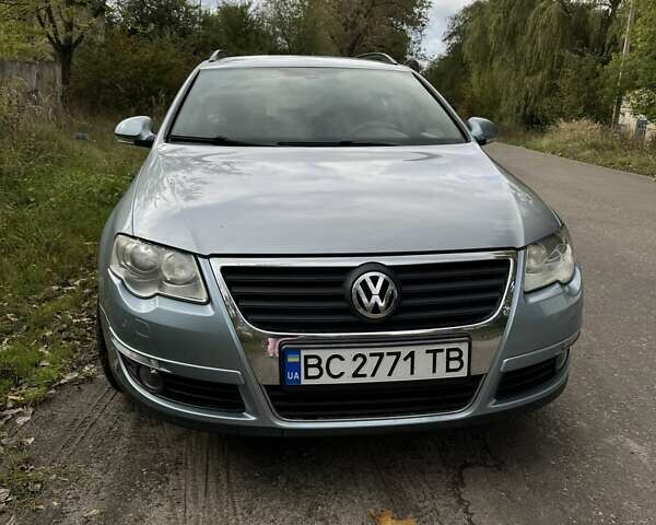 Синій Фольксваген Пассат, об'ємом двигуна 2 л та пробігом 288 тис. км за 5200 $, фото 1 на Automoto.ua