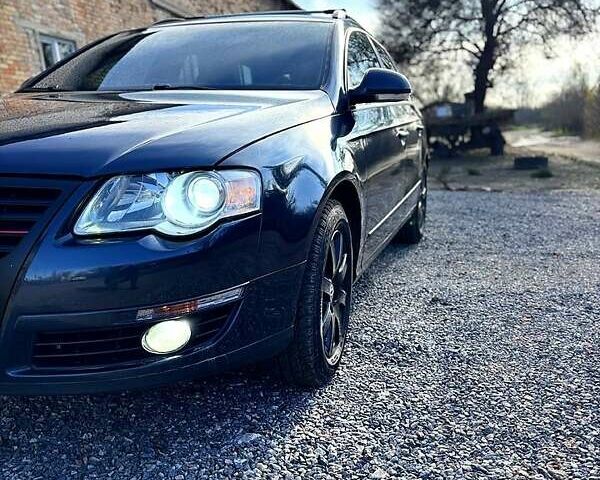 Синий Фольксваген Пассат, объемом двигателя 2 л и пробегом 317 тыс. км за 5950 $, фото 1 на Automoto.ua