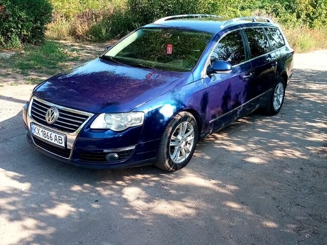 Синий Фольксваген Пассат, объемом двигателя 2 л и пробегом 260 тыс. км за 4800 $, фото 1 на Automoto.ua