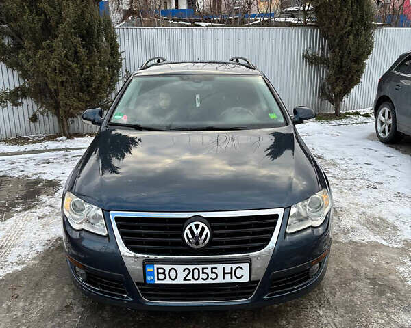 Синий Фольксваген Пассат, объемом двигателя 1.6 л и пробегом 236 тыс. км за 5700 $, фото 1 на Automoto.ua