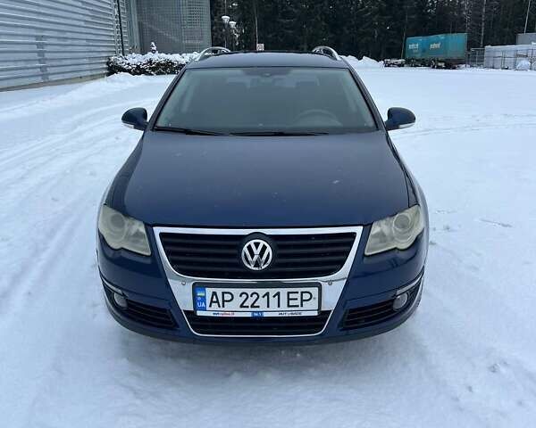 Синий Фольксваген Пассат, объемом двигателя 1.97 л и пробегом 392 тыс. км за 5800 $, фото 1 на Automoto.ua