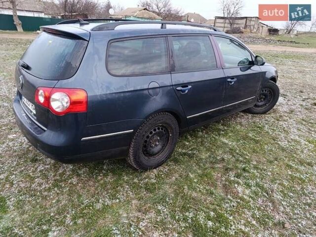 Синій Фольксваген Пассат, об'ємом двигуна 2 л та пробігом 390 тис. км за 5000 $, фото 1 на Automoto.ua