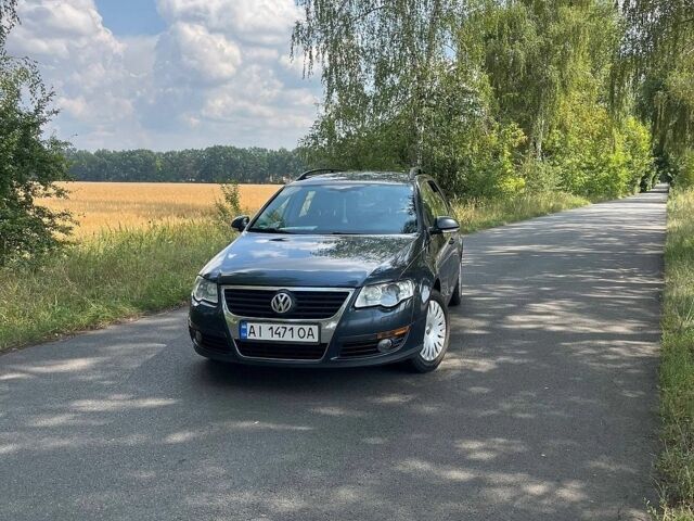 Синий Фольксваген Пассат, объемом двигателя 1.97 л и пробегом 289 тыс. км за 5799 $, фото 1 на Automoto.ua