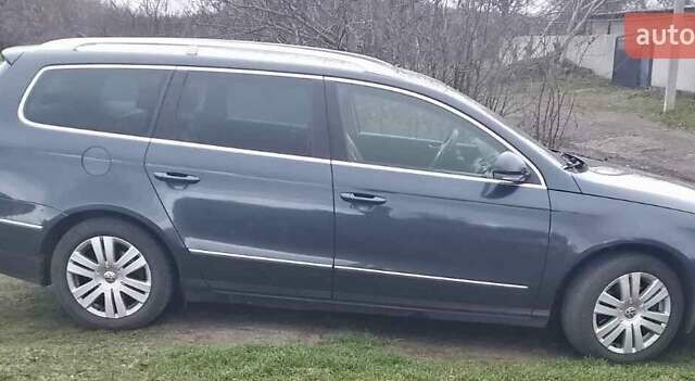 Синий Фольксваген Пассат, объемом двигателя 1.97 л и пробегом 252 тыс. км за 7100 $, фото 1 на Automoto.ua