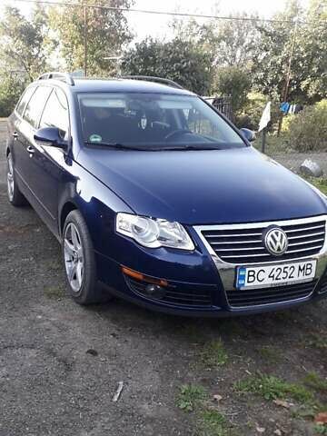 Синий Фольксваген Пассат, объемом двигателя 1.6 л и пробегом 202 тыс. км за 5000 $, фото 1 на Automoto.ua