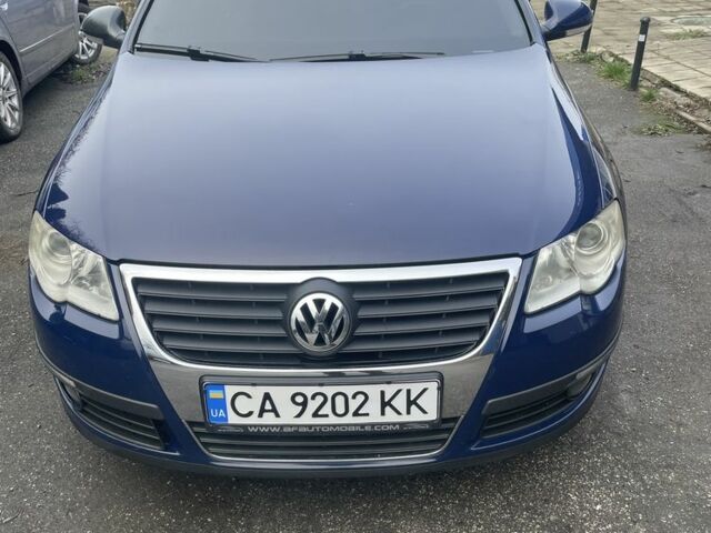 Синий Фольксваген Пассат, объемом двигателя 1.6 л и пробегом 187 тыс. км за 6000 $, фото 1 на Automoto.ua