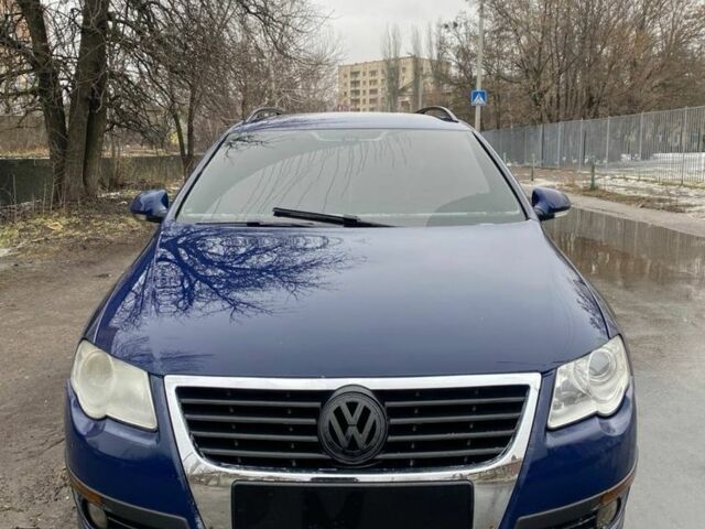 Синий Фольксваген Пассат, объемом двигателя 2 л и пробегом 200 тыс. км за 2700 $, фото 1 на Automoto.ua