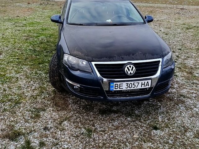 Синий Фольксваген Пассат, объемом двигателя 2 л и пробегом 39000 тыс. км за 5000 $, фото 1 на Automoto.ua