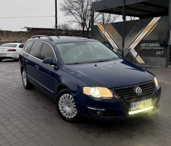 Синий Фольксваген Пассат, объемом двигателя 2 л и пробегом 250 тыс. км за 2700 $, фото 1 на Automoto.ua